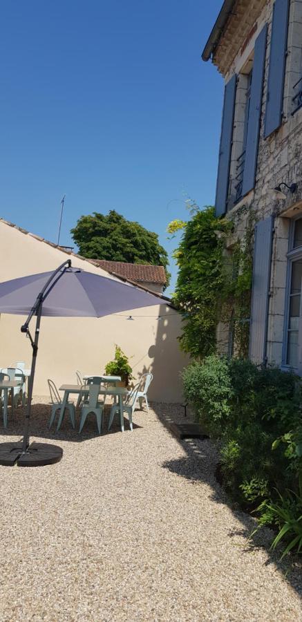 La Cour Saint Louis Bed & Breakfast Castelnau-Montratier Bagian luar foto